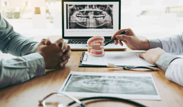 Best Cosmetic Emergency Dentistry in Hlsboro, IL