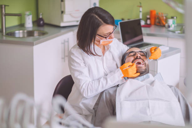 Best Emergency Tooth Extraction in Hlsboro, IL